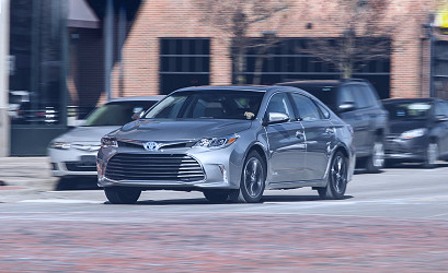 2016 Toyota Avalon Hybrid Test: It's One-of-a-Kind